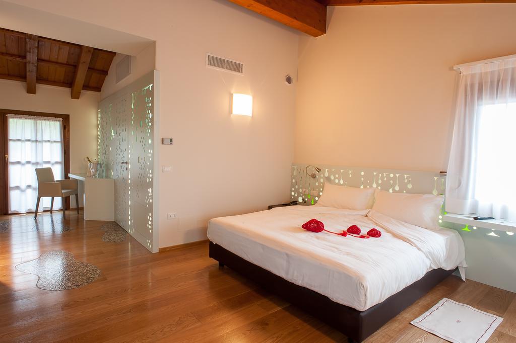 Elliot Osteria E Dormire In Collina Manzano Cameră foto